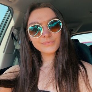 Meet your Posher, Madison